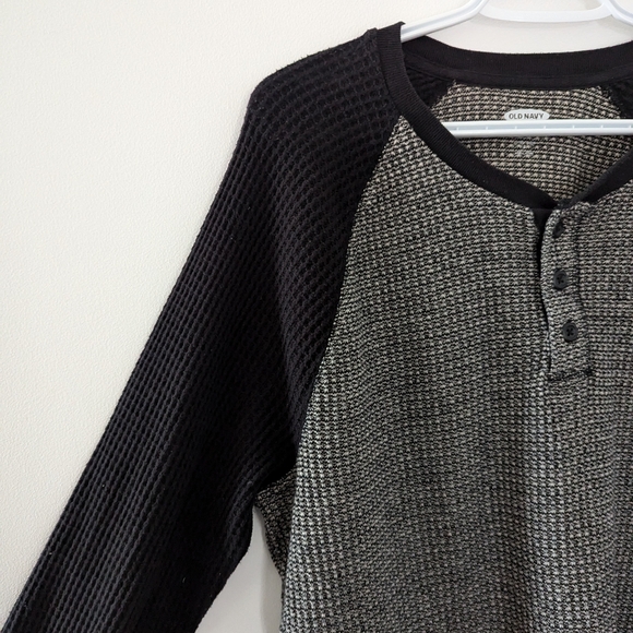 #9 - Old Navy Mens Thermal Long Sleeve - Picture 5 of 5